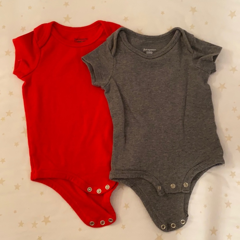 FIRST IMPRESSIONS 2-pack baby onesie bodysuits